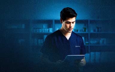 ¡Ahora tu carrera profesional de salud en 2 años!  Ingresa con más rapidez al mercado laboral con una carrera de 2 años