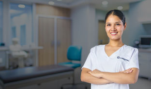Solo Cibertec ofrece un título en dos años que te permite una rápida inserción laboral en el sector salud.​