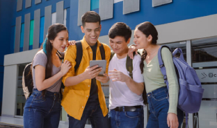 Gracias al respaldo Laureate, aprende con la metodología de enseñanza UPC y convalida tu carrera en UPN.​