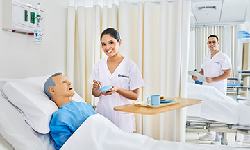 ¡Ahora tu carrera profesional de salud en 2 años!  Ingresa con más rapidez al mercado laboral