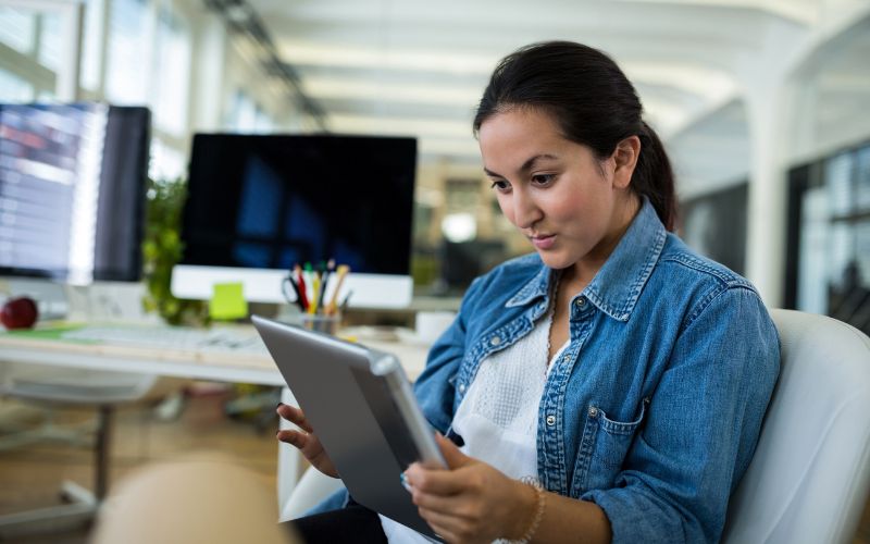 Incrementa mujeres en carreras